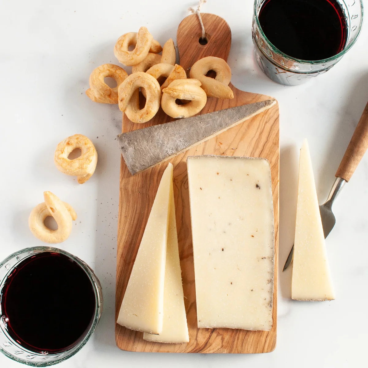 Sottocenere Al Tartufo Cheese