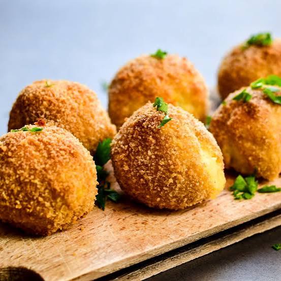 Lobster Macaroni & Cheese with Fontina & Truffle Oil - includes 40