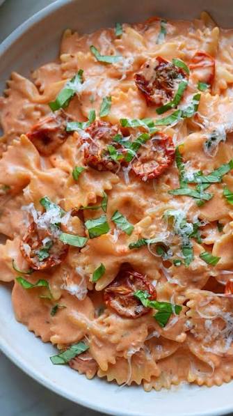 La San Marzano Variety Pack – Vodka, Four Cheese & Roasted Garlic Pasta Sauces 3-Pack