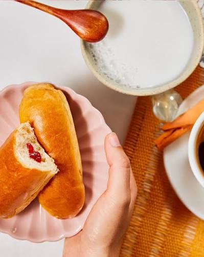Brioche Pasquier Pitch Strawberry Brioche — 6 Individually Wrapped Rolls, 8.1 oz