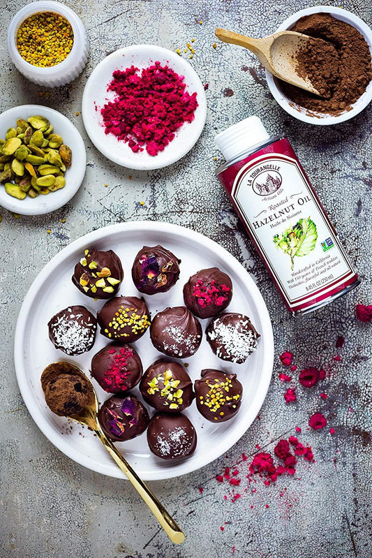 La Tourangelle, Roasted Hazelnut Oil, High-Oleic Oil Great for Baking, Stir-Frying, and Vinaigrettes, 8.45 fl oz