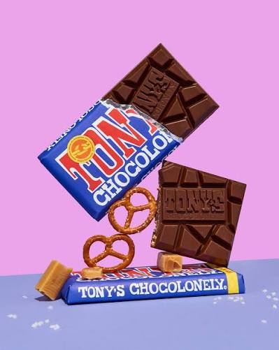 Tony’s Chocolonely Super Duper Milk Chocolate Halloween Candy Bar Bundle, Milk & White Chocolate With Sea Salt, Caramel, Pretzel Toffee, Almond, Hazelnut, Quality Fairtrade Cocoa, 6 Bars