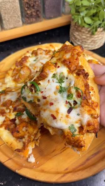 Butter Chicken Pizza, 12”