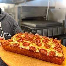 Urban Slicer Pizza Worx Epic Deep Dish Pizza Kit - 1 Bag Epic Deep Dish Style Crust, 1 Pizza Sauce