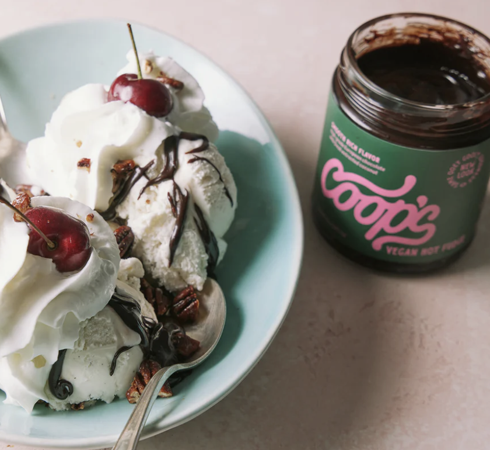 Coop's Vegan Hot Fudge Sauce 10.6 oz - Gluten Free, Vegan, Kosher, Non GMO, Gourmet, All Natural, Plant Based Dairy Free Whipped Topping for ICecream, Sundae, Panckaes, Milshakes