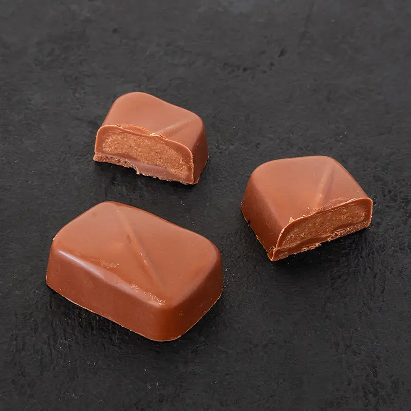 Le Chocolatier Sablais Milk Chocolate Feuilletines & Cookies in Holiday Tin