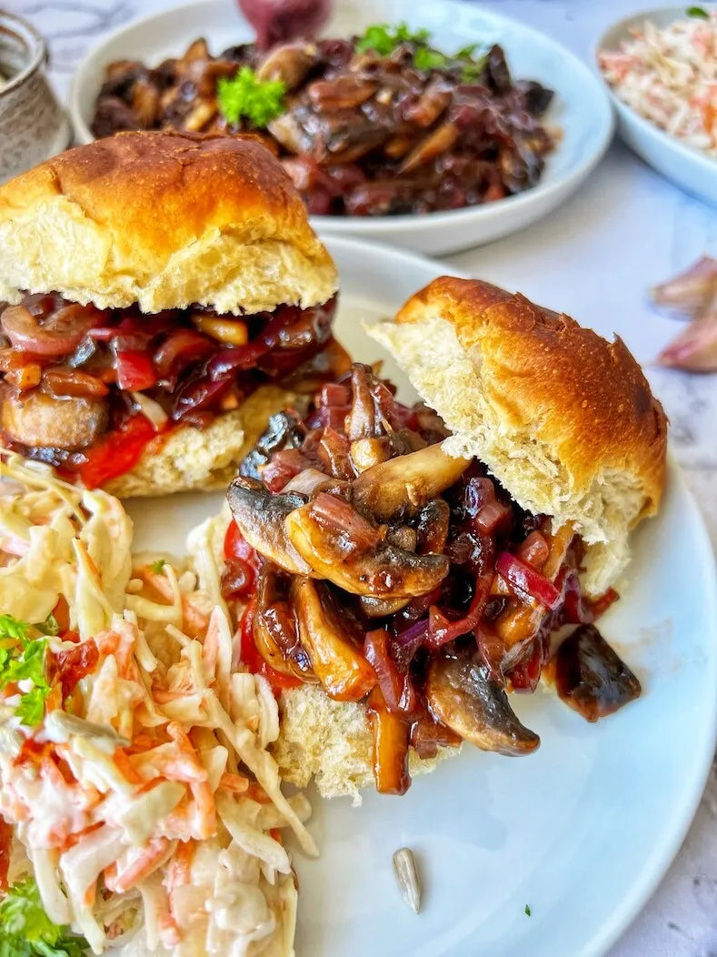 Calvé Italian Variety Dressing Sauces - Ketchup Nature, Salsa Burger, Classica, Salsa Barbecue Sauce - 8.8 oz, Imported from Italy - Pack of 4