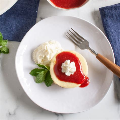 Organic Isigny's Creme Chantilly Whipped Cream with Vanilla of Madagascar - 12/Case