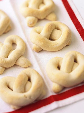 Authentic Handmade Norwegian Kringla Pastry - 1 Dozen