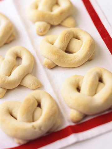 Authentic Handmade Norwegian Kringla Pastry - Pack of 6