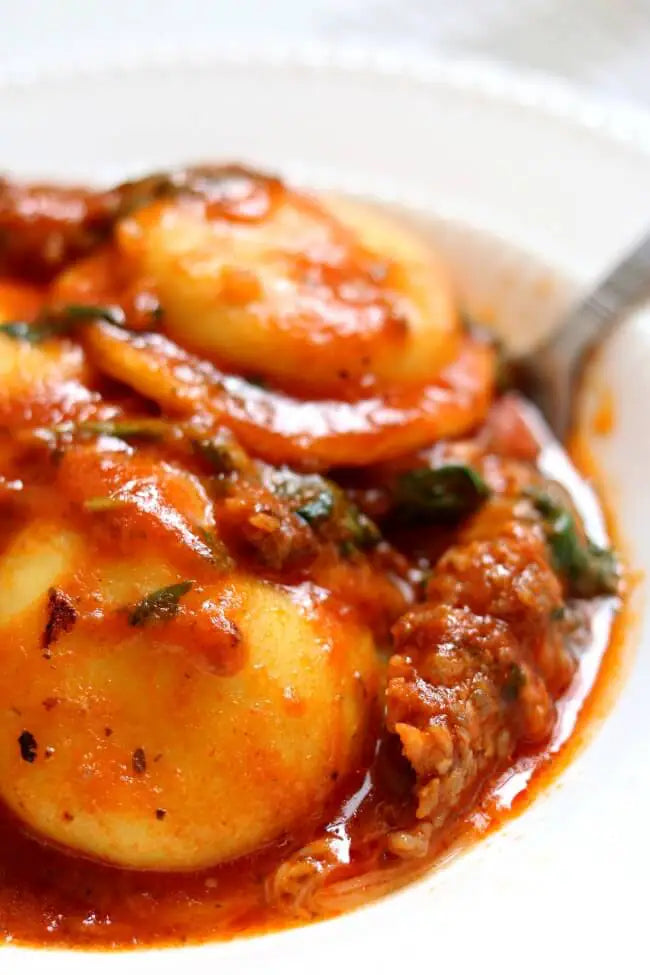 Sergio’s Signature Spinach Garlic Raviolis with Marinara Sauce - includes 24 Ravioli & 2 Marinara Sauces