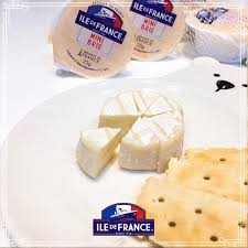 Ile de France Brie Cheese - 60 Soft Ripened French Cheeses - 0.9 oz Mini Brie Individual Cheese Bites