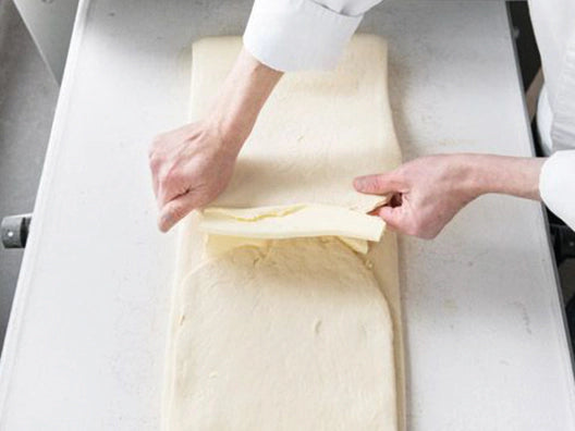 Isigny Sainte-Mère Puff Pastry Unsalted Butter Sheet NAOP from France, 2.2 lb - 10/Case