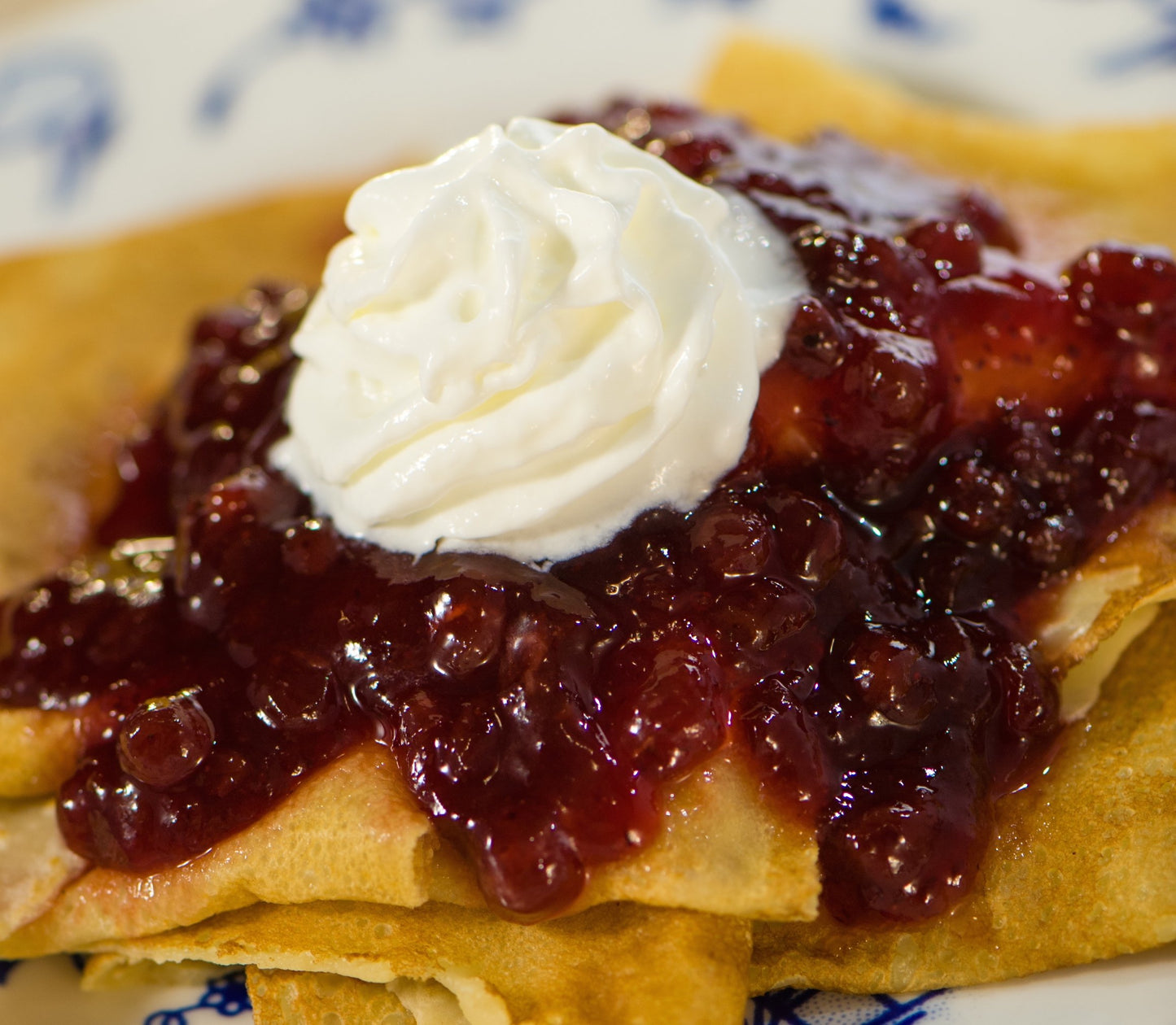 Al Johnson's Wild Organic Swedish Lingonberries, 14 oz - Pack of 2