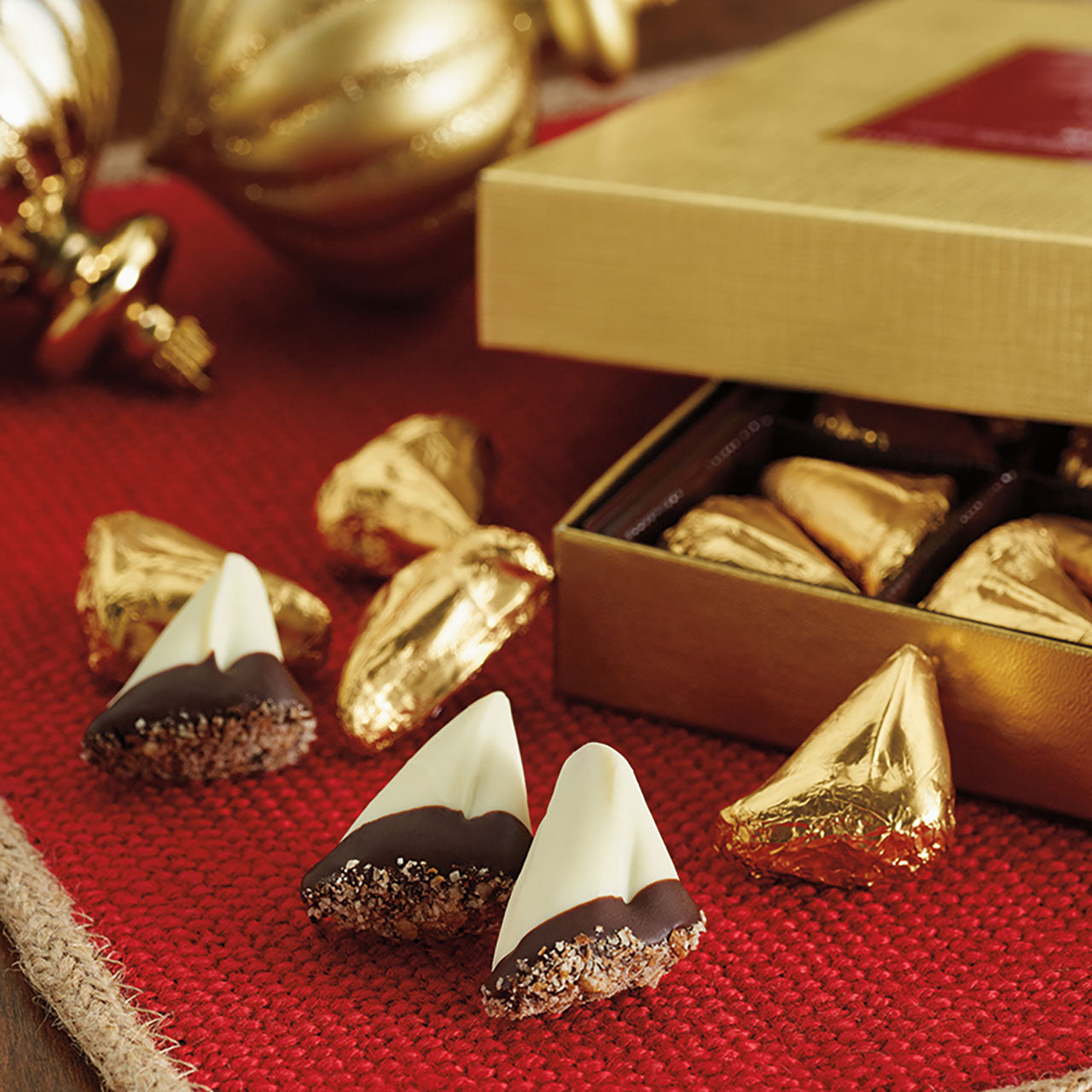 Christmas Sweet Sloops Lighthouse Box - includes 24