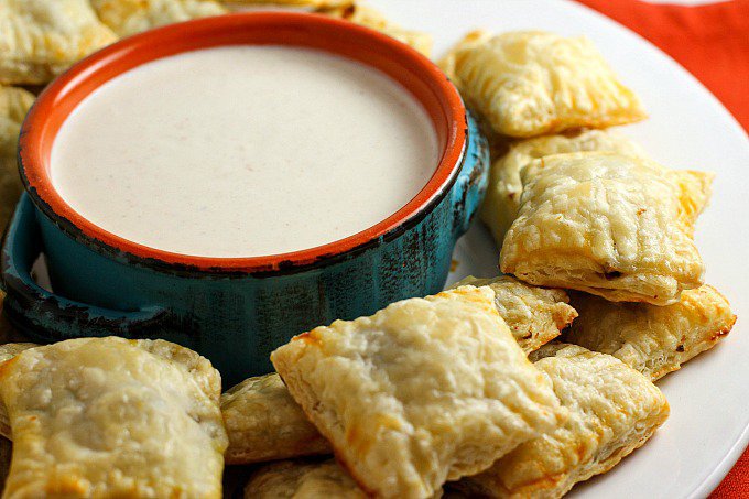 Mini Beef Wellingtons with Horseradish Cream