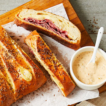 Jim and Jonathan's Favorites Basket - Stonewall Kitchen