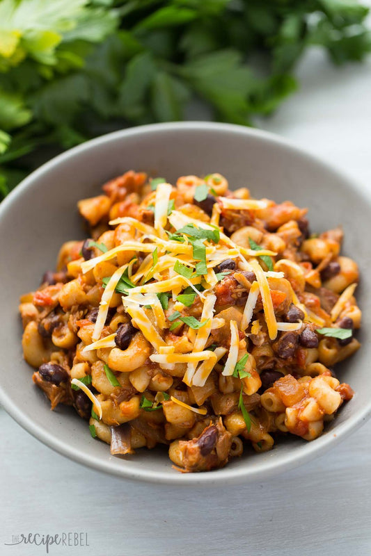 {Slow Cooker} BBQ Chicken Chili Mac