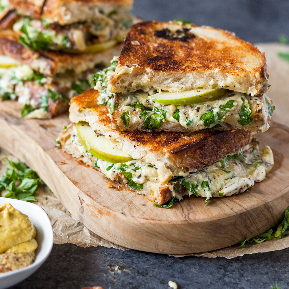 KALE PESTO WHITE CHEDDAR SAUCE - Keto, Gluten Free