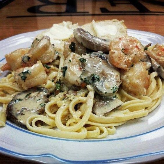 Champagne Cream Cheese Shrimp & Mushroom Pasta