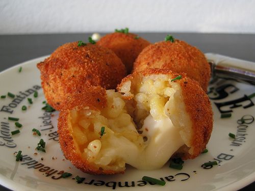 Crispy Arancini with Gouda Cheese (Riceballs) - 50 pieces per tray