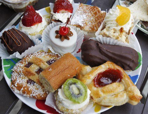 Miniature Dessert Assortment - 55 pieces per tray