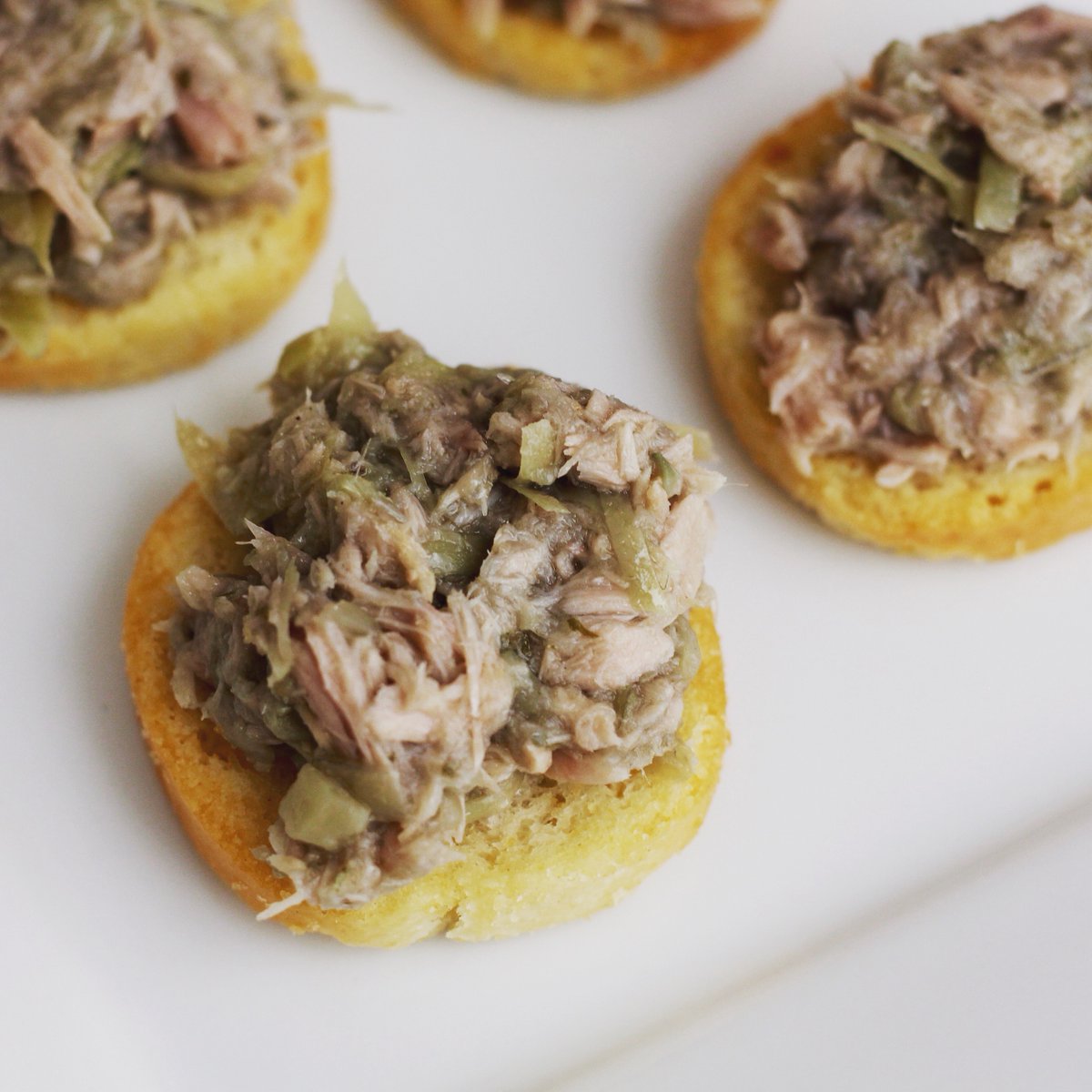 Cucina & Amore Artichoke Hearts, Whole in Brine - 6 Pack