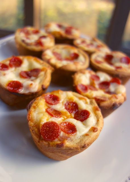 Assorted Mini Deep Dish Pizza - 200 pieces