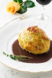 Mini Beef & Bleu Cheese in Puff Pastry - 50 pieces per tray