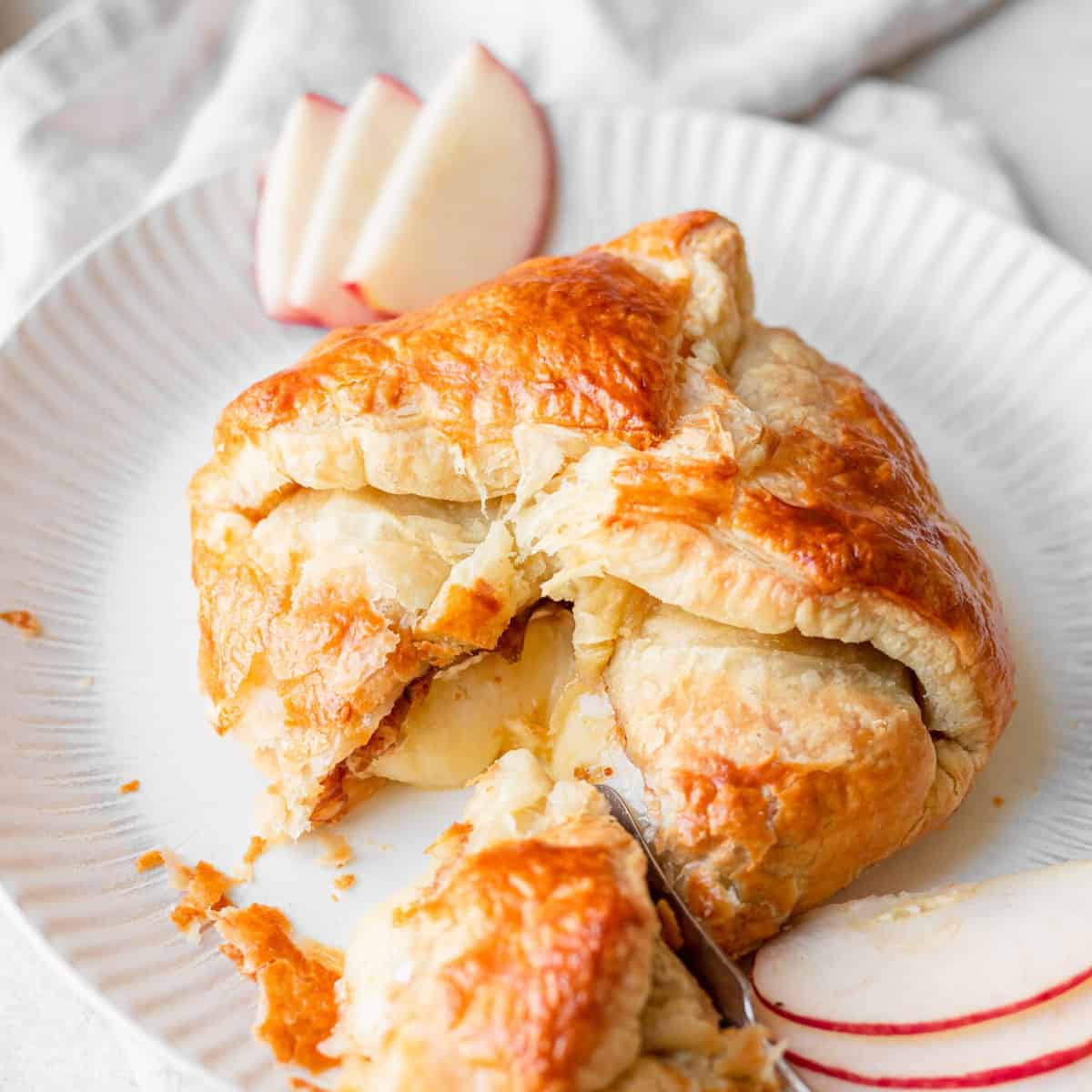 Marin French Baked Brie En Croûte - 6/Case