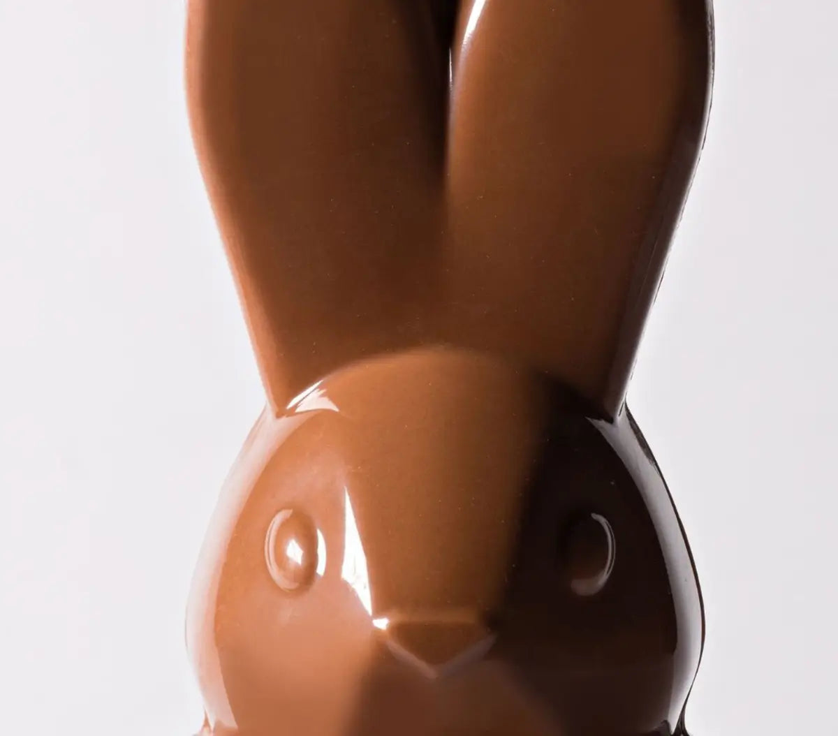 La Maison Du Chocolat Milk Chocolate Easter Bunny w/ Seashells
