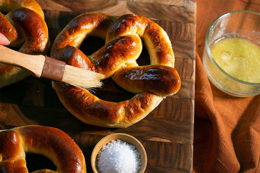 Super Pretzel Bavarian Sourdough Soft Pretzel -  7 oz - 40/Case