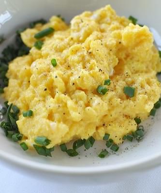 Scrambled Eggs over Creamy Polenta with Peppers & Creole Jambalaya Sauce