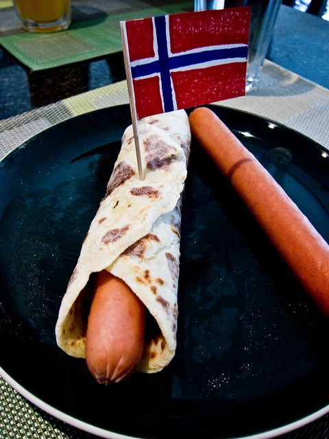 Norwegian Bratwurst Ring Avg 1lb - Medisterpolser
