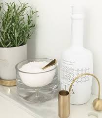 LIÁ EXTRA VIRGIN OLIVE OIL