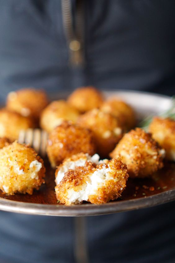 Artichoke and Goat Cheese Bites - 50 pieces per tray