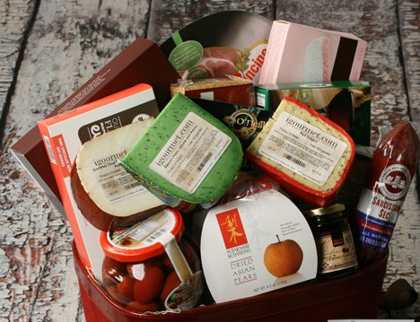 Extravagant Taste of The World Gourmet Gift Basket / Box