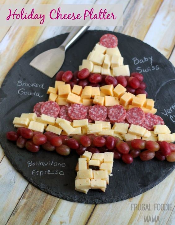 Holiday Wreath Cheese Boards / Food Wreath Boards