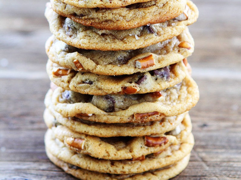 Chocolate Chip Pretzel Cookies - 1 Dozen