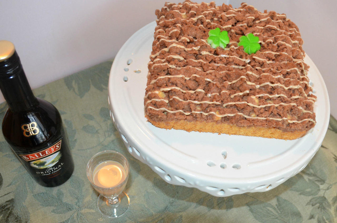NY Style Bailey's Irish Cream Crumb Cake