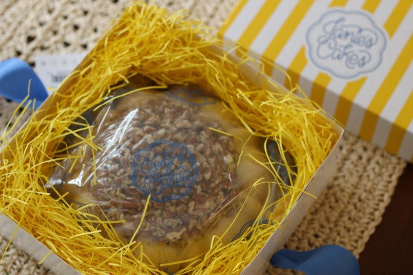 Dolce Vita Jane - Experience Perfect Cake Harmony with this Marbled Pound Cake