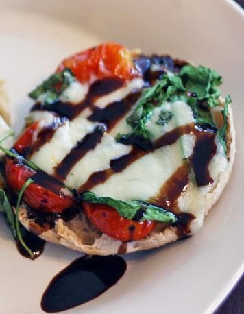 Skinny Mini Caprese Pizzas