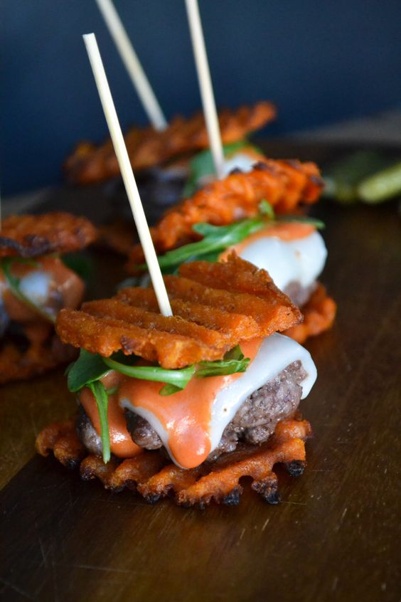 American Wagyu Burger with No Cheese - 50 pieces per tray