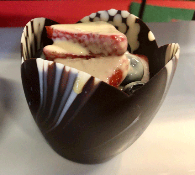 Medium Marbled Chocolate Tulip Cup - includes 36