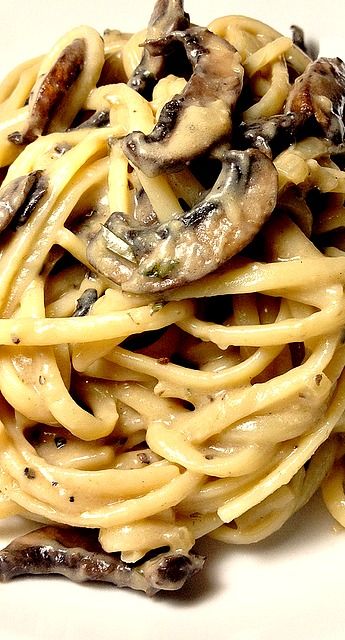 Linguine w/ Mushroom Cream Sauce