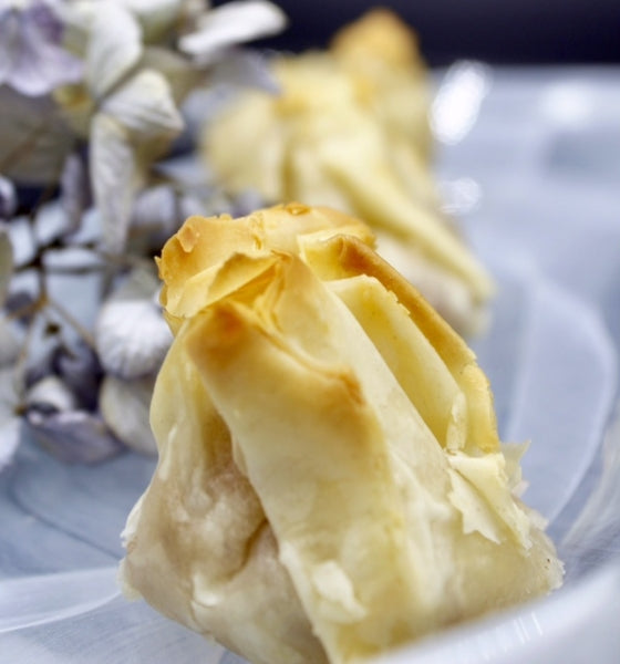 Pear & Brie Beggar's Purse - 50 pieces per tray