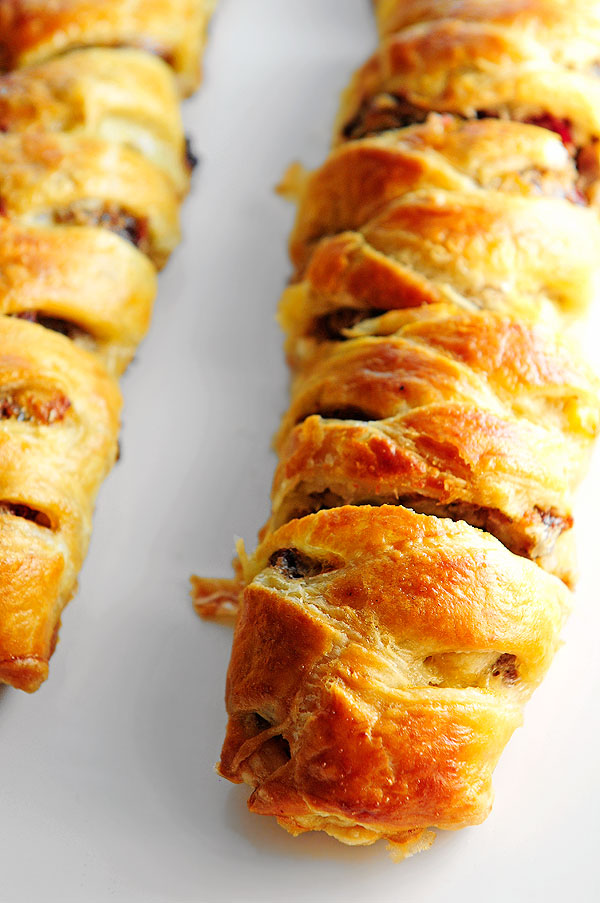 SAUSAGE APPLE PUFF PASTRY BRAID