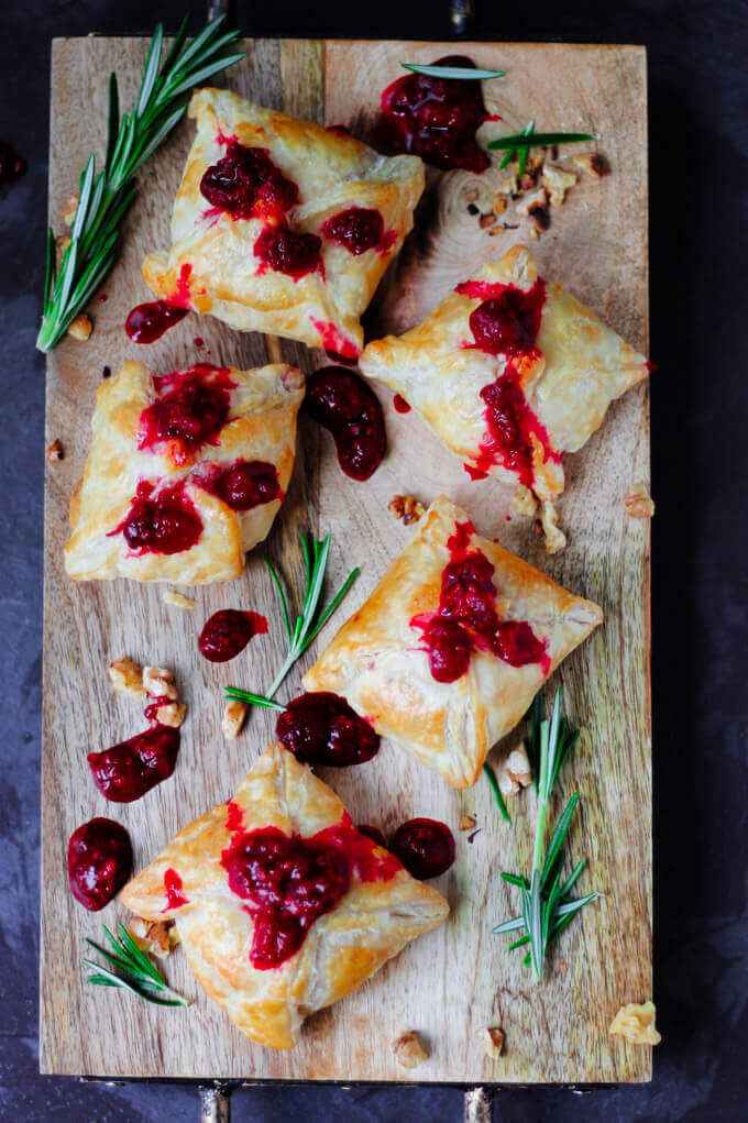 Brie with Raspberry En Croute & Walnuts - 24 pieces per tray
