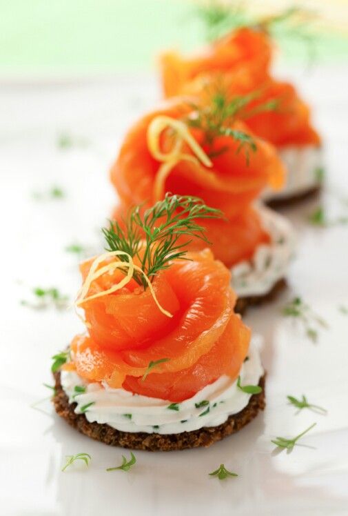Smoked Salmon Roses - 50 pieces per tray