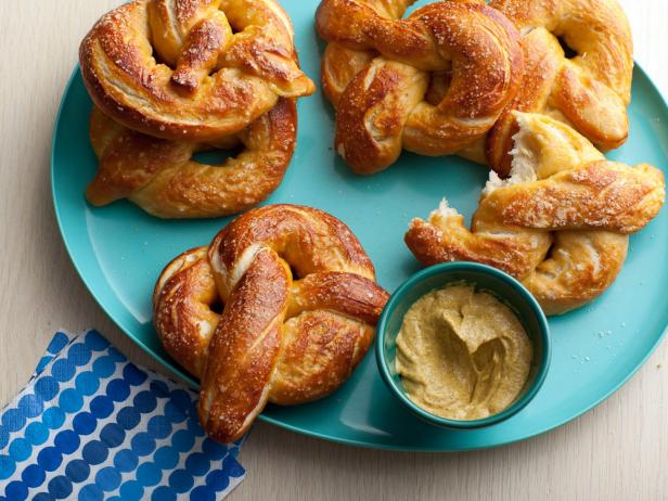 Gluten Free Large Soft Pretzels - includes 6